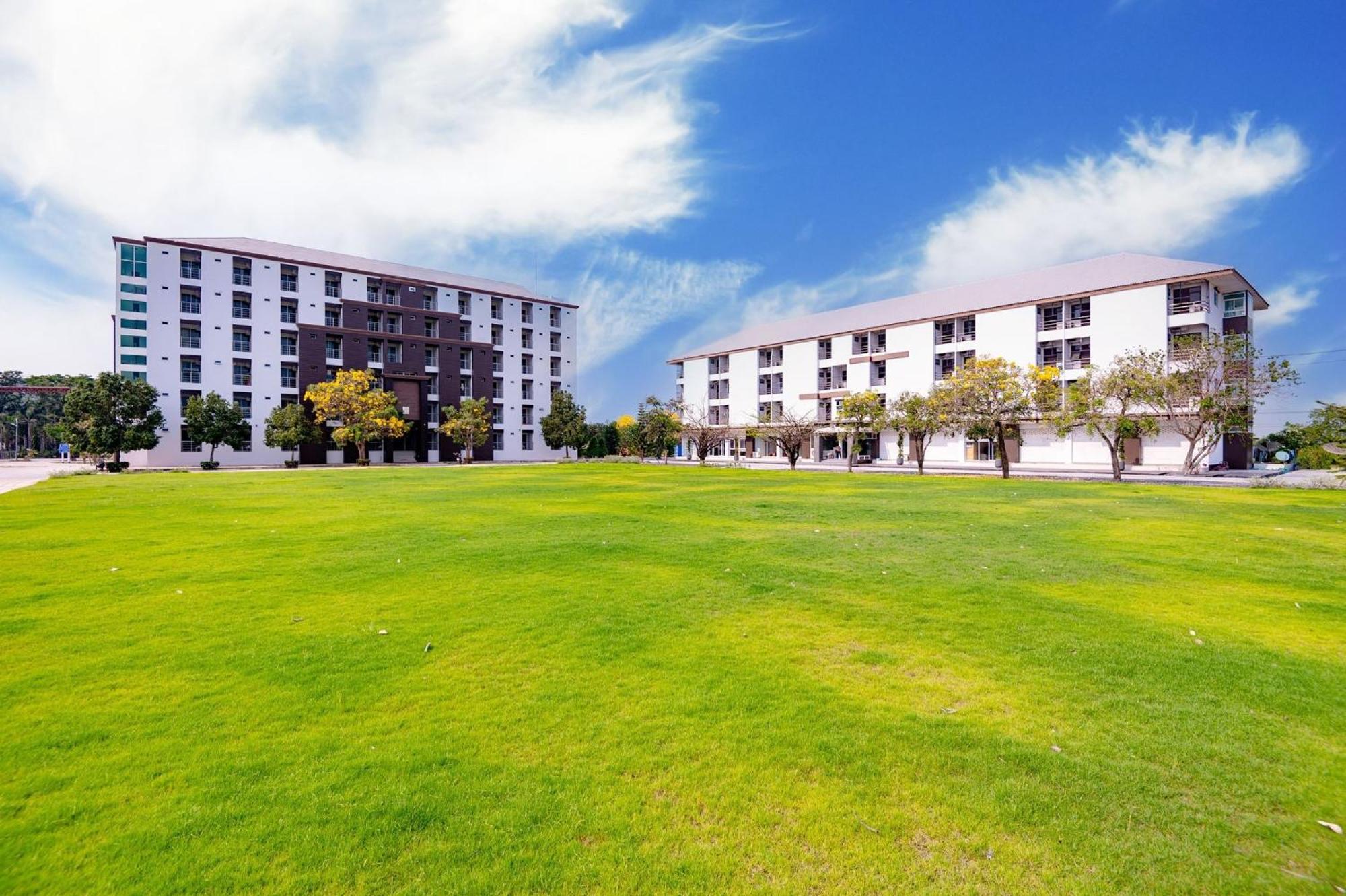 Creston Grand Hotel Suphan Buri Eksteriør bilde
