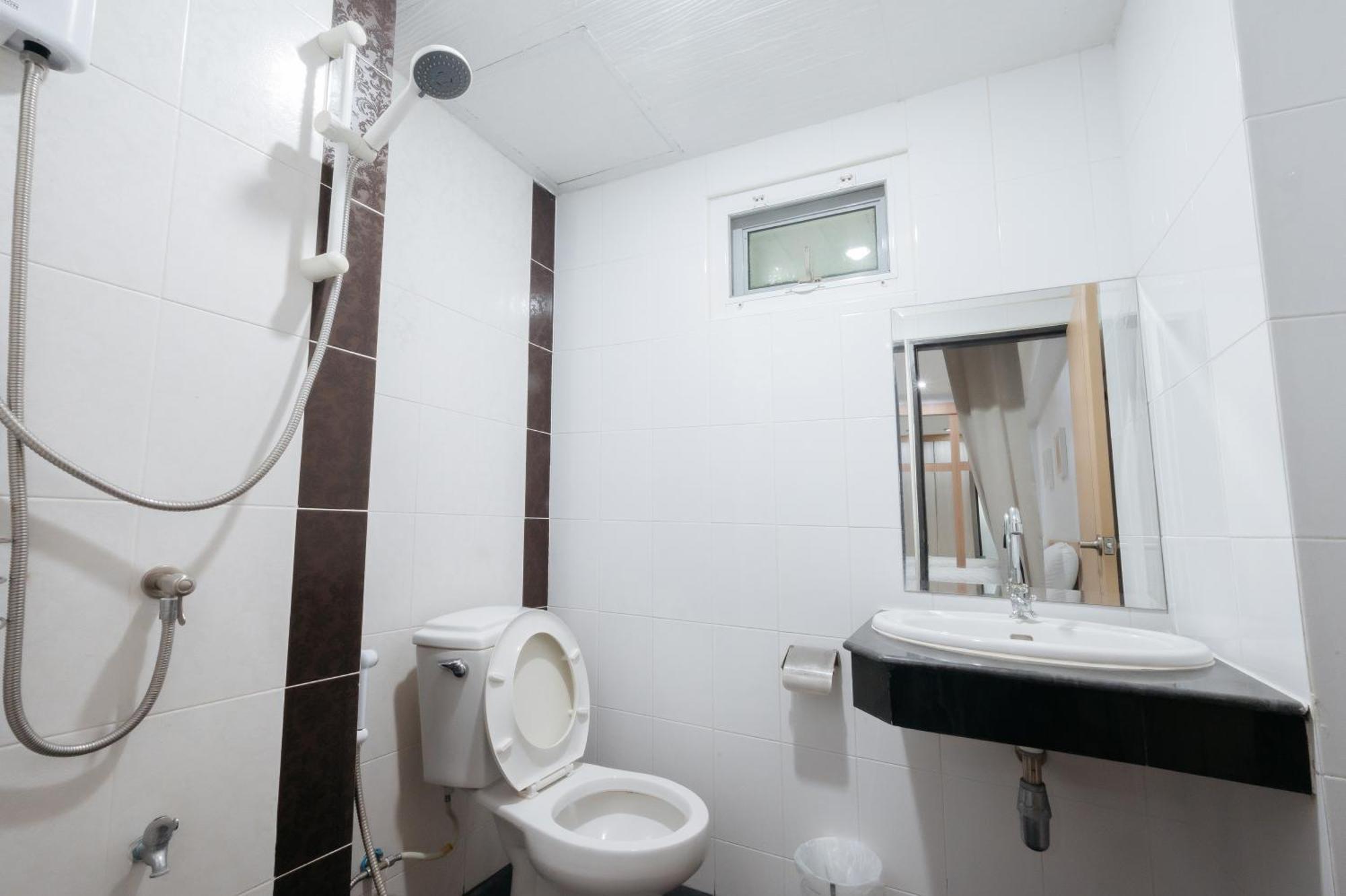 Creston Grand Hotel Suphan Buri Eksteriør bilde