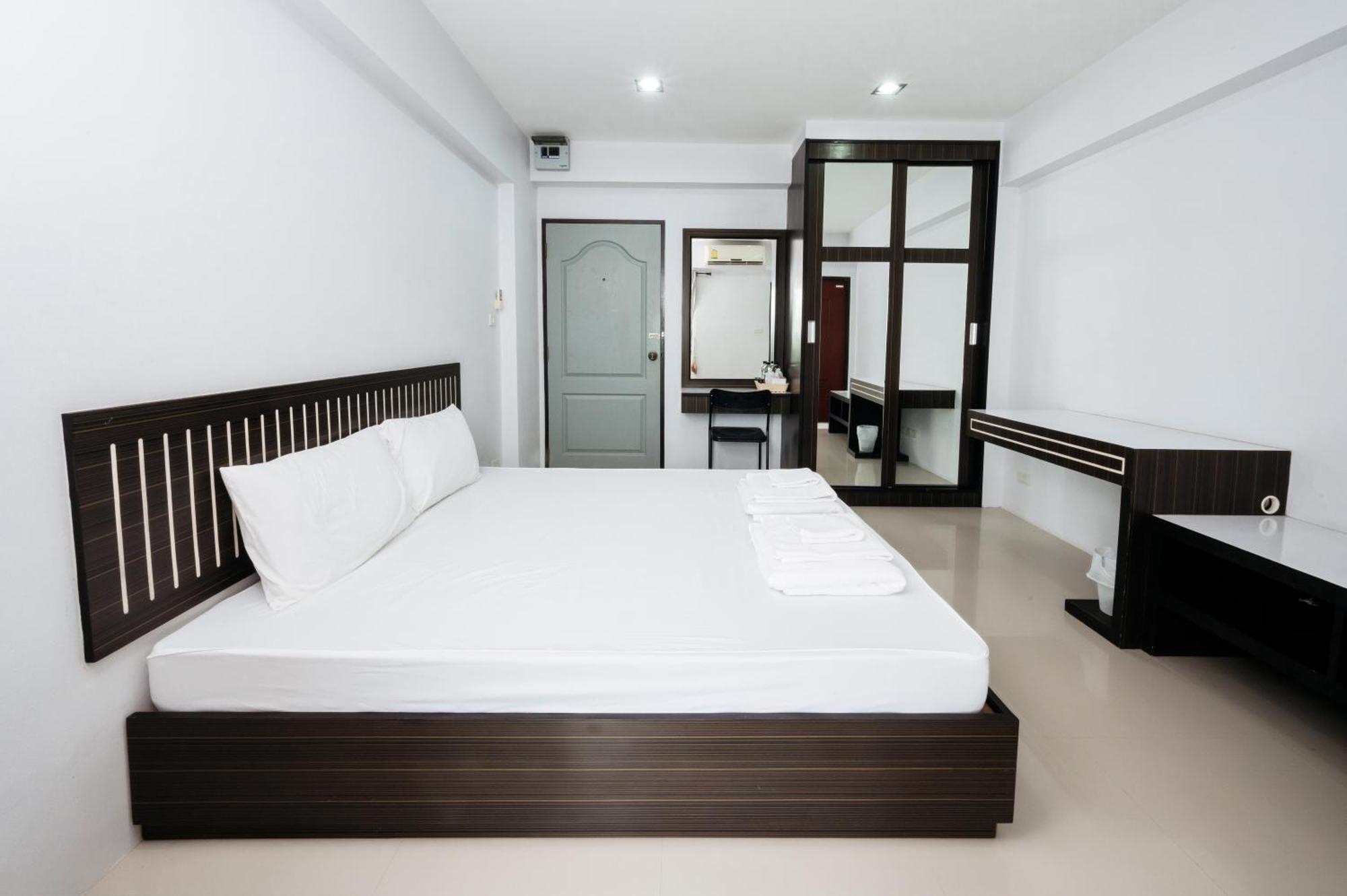 Creston Grand Hotel Suphan Buri Eksteriør bilde