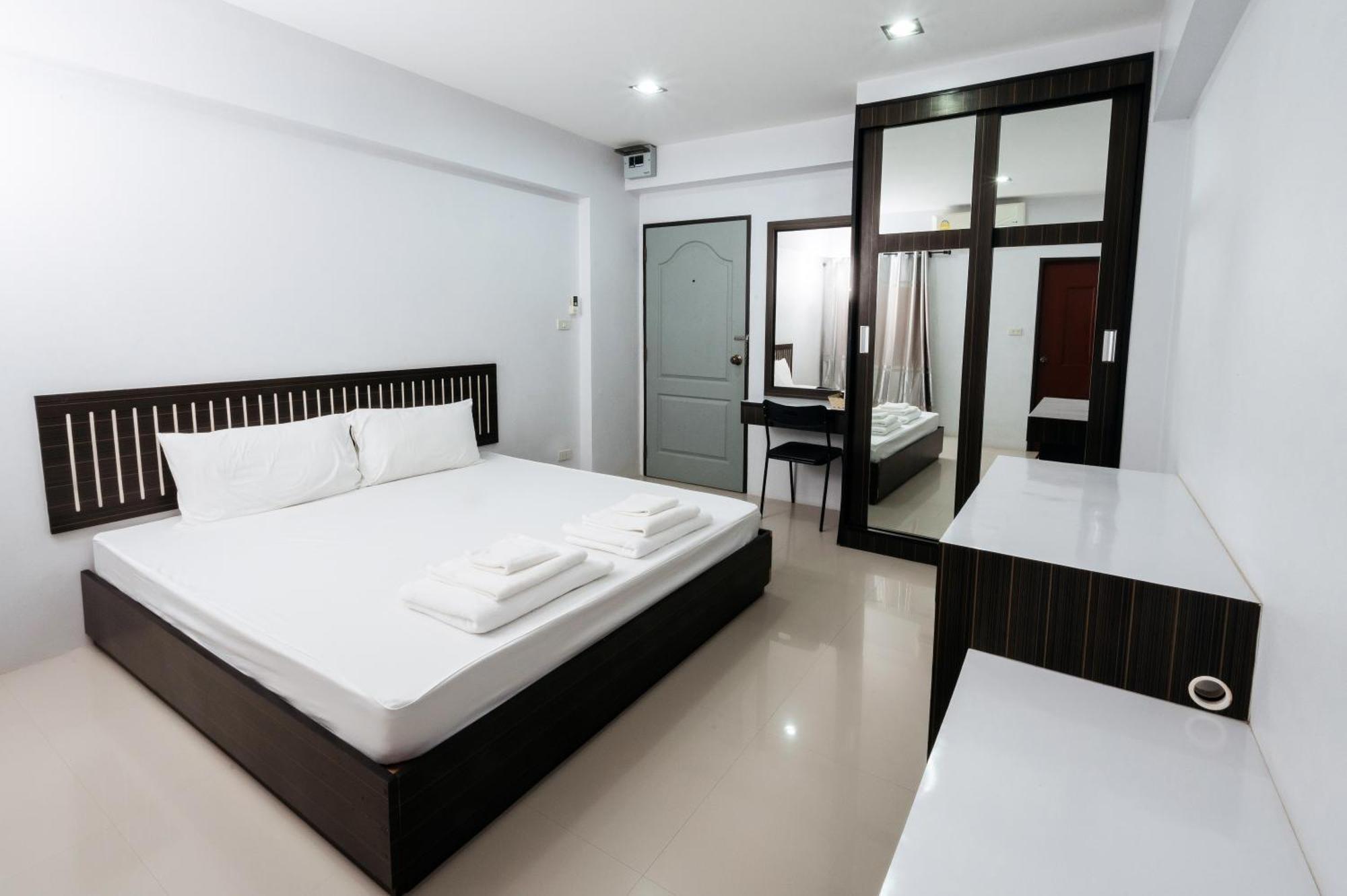 Creston Grand Hotel Suphan Buri Eksteriør bilde